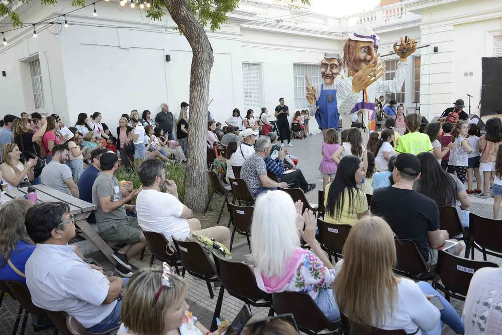 REGION OBJETIVO FOTO RIO CUARTO Feria Juan Filloy Sexto dia13