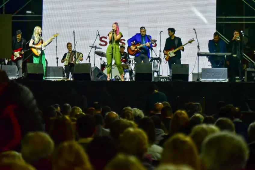 REGION OBJETIVO FOTO VILLA MARIA REINAUGURACION PLAZA 2