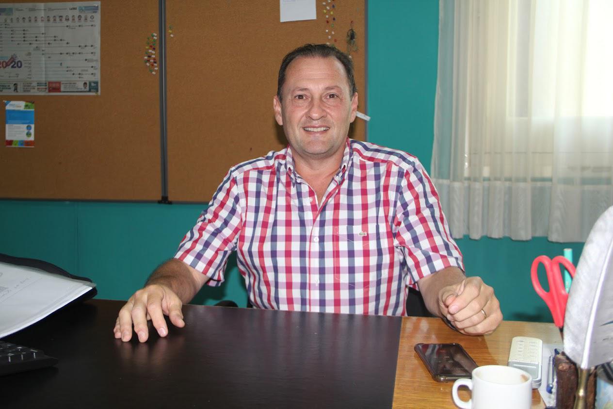 el secretario de Salud Fernando Giacomino