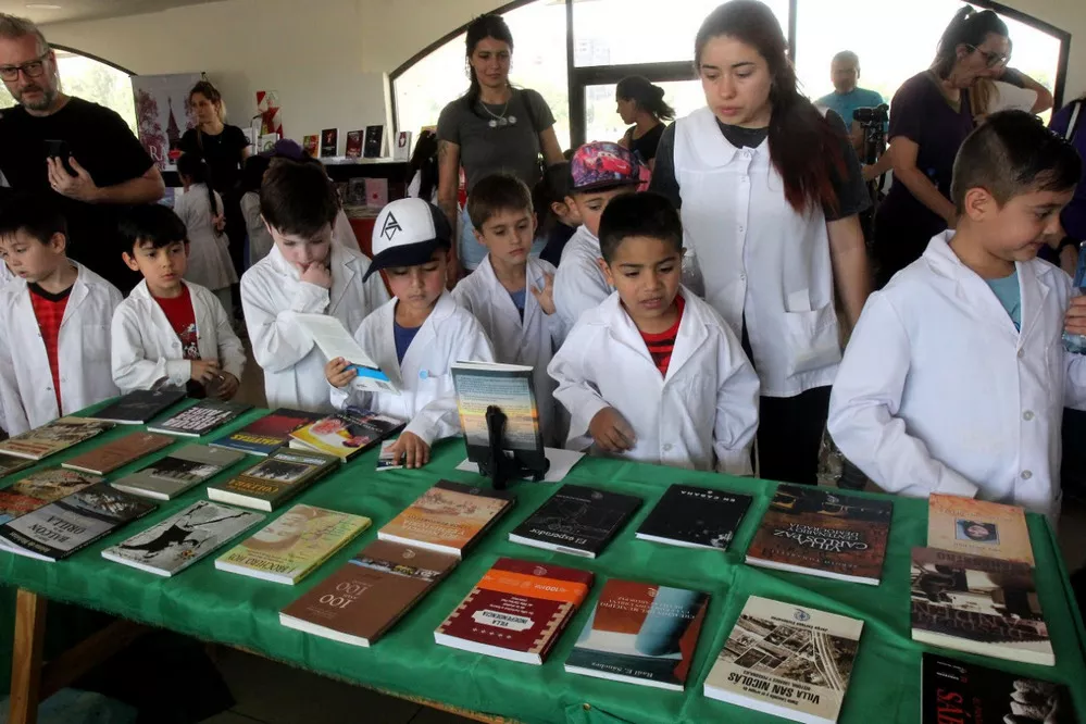 REGION OBJETIVO FOTO VILLA CARLOS PAZ FERIA DEL LIBRO 2
