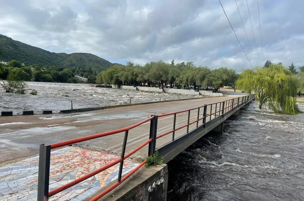 REGION OBJETIVO FOTO VILLA CARLOS PAZ CRECIENTE RIO SAN ANTONIO 020223 1