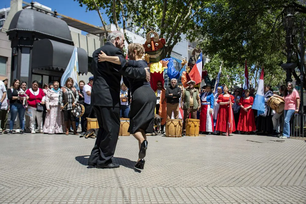 REGION OBJETIVO FOTO RIO CUARTO Desfile Semana de la Cultura_26