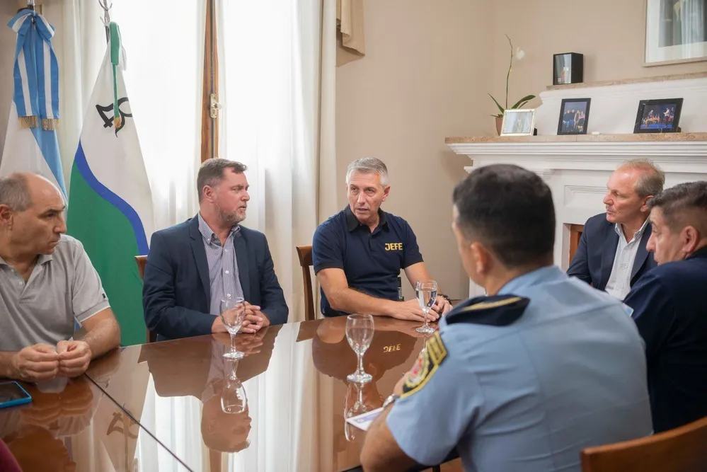 REGION OBJETIVO FOTO RIO CUARTO REUNION POLICIA MAS AGENTES