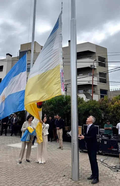 REGION OBJETIVO FOTO VILLA CARLOS PAZ DIA DE LA IDENTIDAD 1