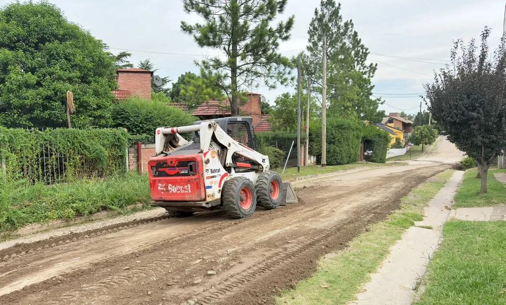 REGION OBJETIVO FOTO VILLA CARLOS PAZ ARREGLO CALLES DE TIERRA