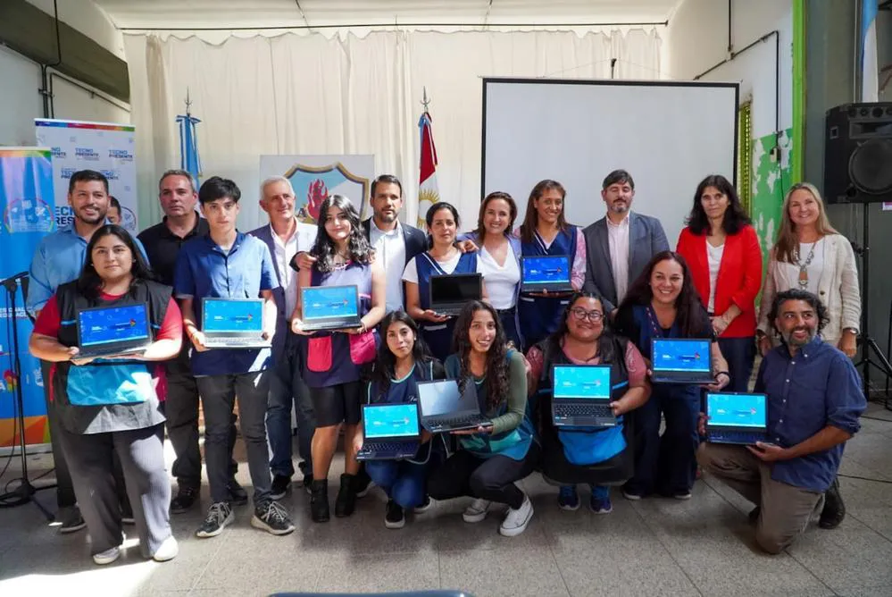 REGION OBJETIVO FOTO ALTA GRACIA PRUNOTTO NETBOOKS