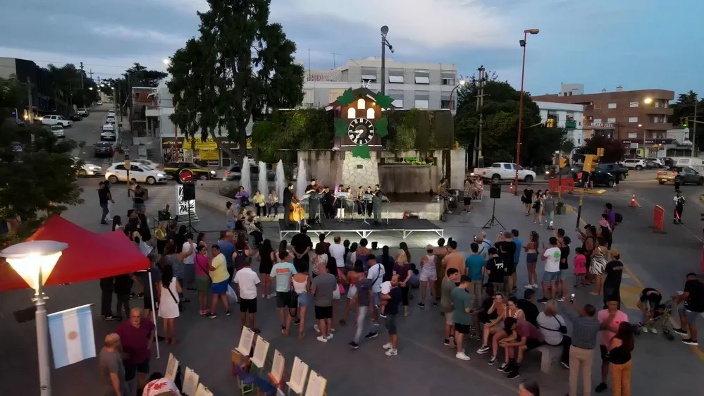 REGION OBJETIVO FOTO VILLA CARLOS PAZ ESPECTACULO CUCU