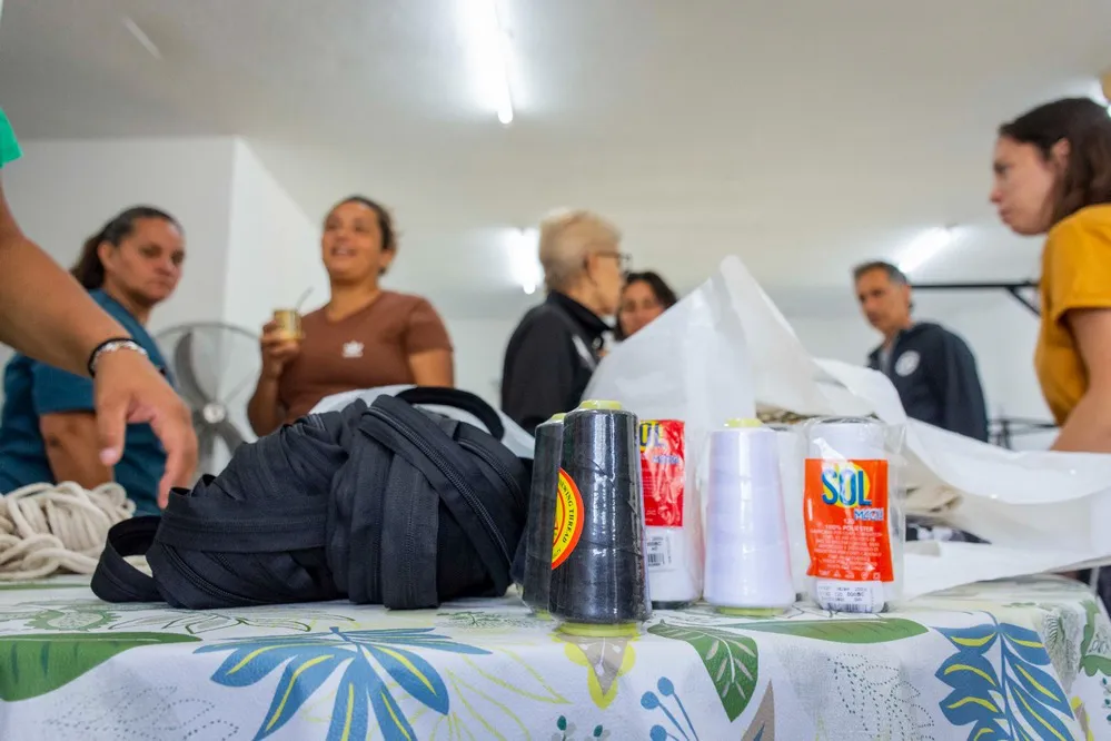 REGION OBJETIVO FOTO RIO CUARTO TRAMA EMPRENDEDORA MOCHILAS CARTUCHERAS 2