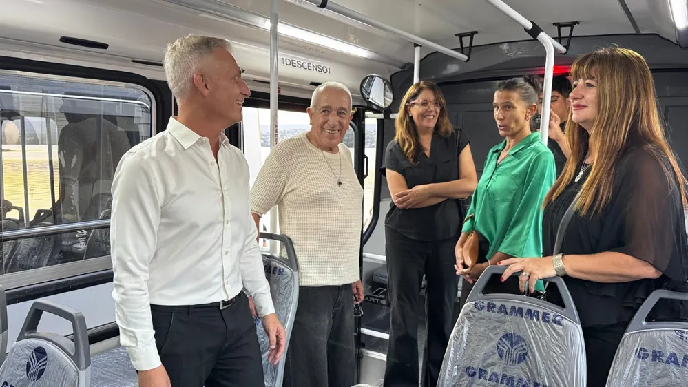 REGION OBJETIVO FOTO VILLA CARLOS PAZ TRANSPORTE VEHICULOS 0 KM 1