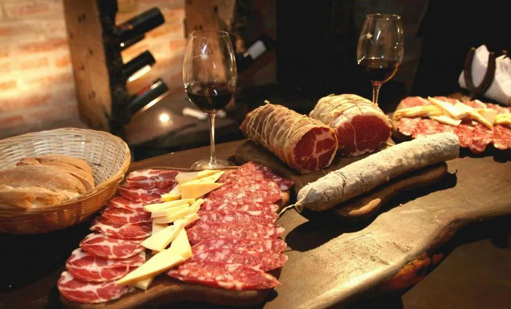 REGION OBJETIVO FOTO SEMANA DEL VINO Sabores-de-Cordoba.-Caminos-del-Vino-1024x620-1