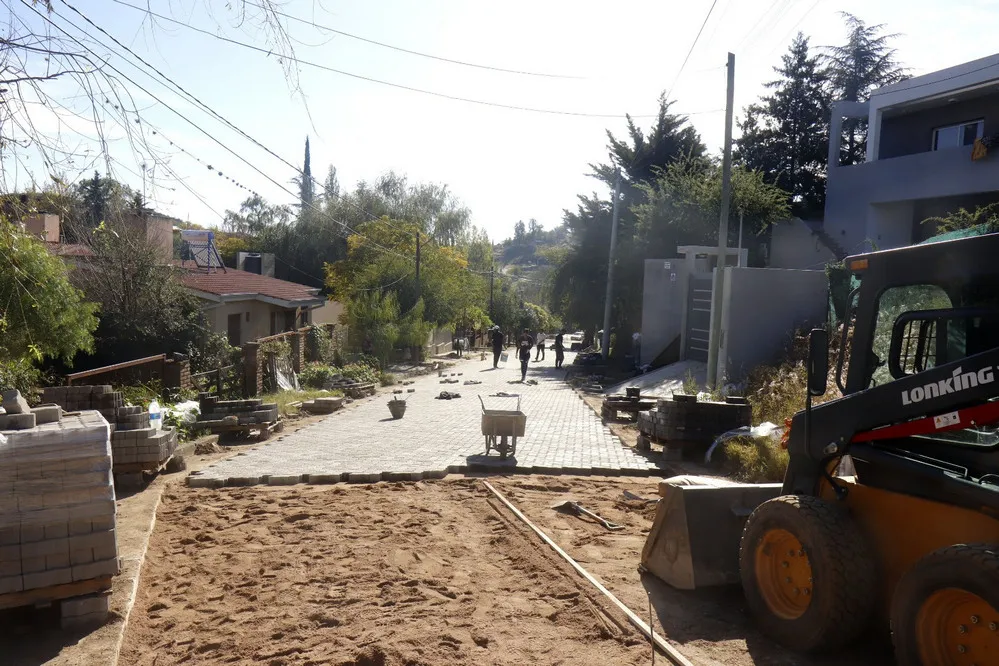 REGION OBJETIVO FOTO VILLA CARLOS PAZ ADOQUINADO CPSIERRAS