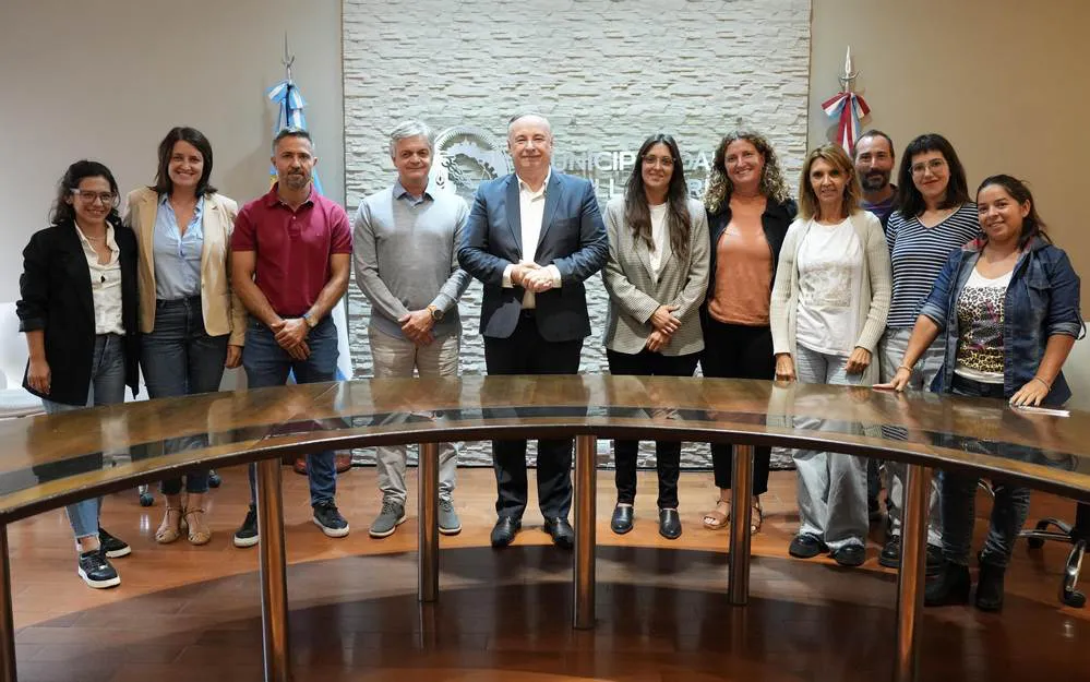 REGION OBJETIVO FOTO VILLA MARIA ESCUELA GRANJA TALLERES ANUNCIO