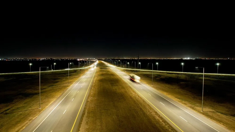 REGION OBJETIVO FOTO AUTOVIA JUAREZ CELMAN ILUMINACION 1