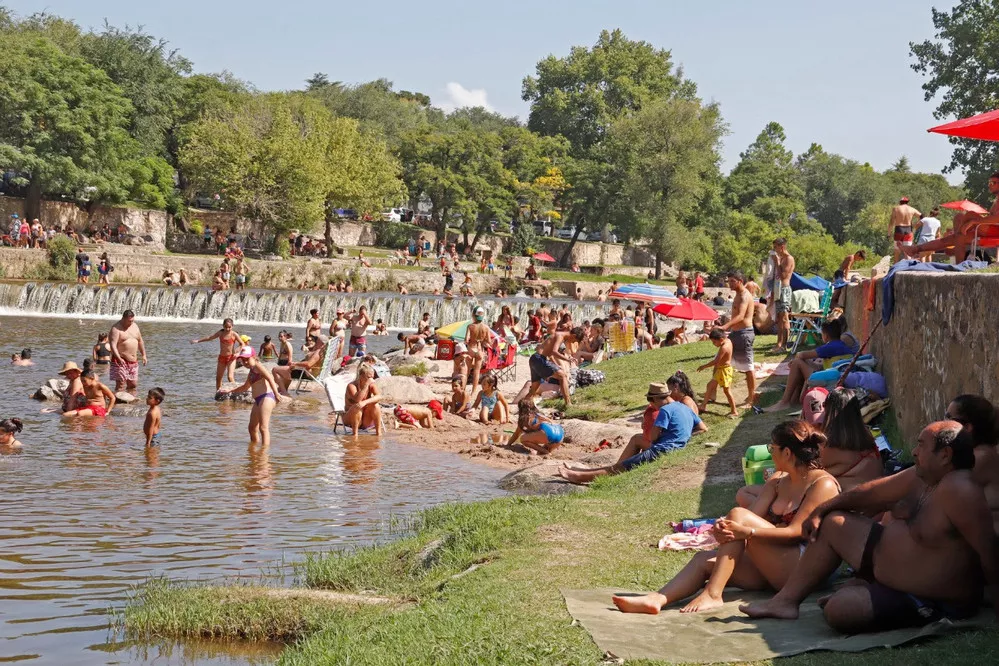 REGION OBJETIVO FOTO VILLA CARLOS PAZ FIN DE SEMANA TURISMO