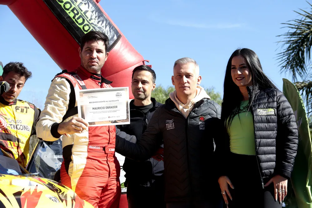 REGION OBJETIVO FOTO VILLA CARLOS PAZ RALLY BANDERA - 2024-07-01T145623.692