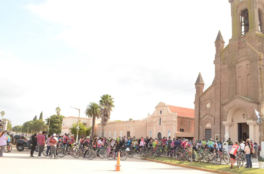 REGION OBJETIVO FOTO VIGNAUD Encuentro ciclistas y motociclistas