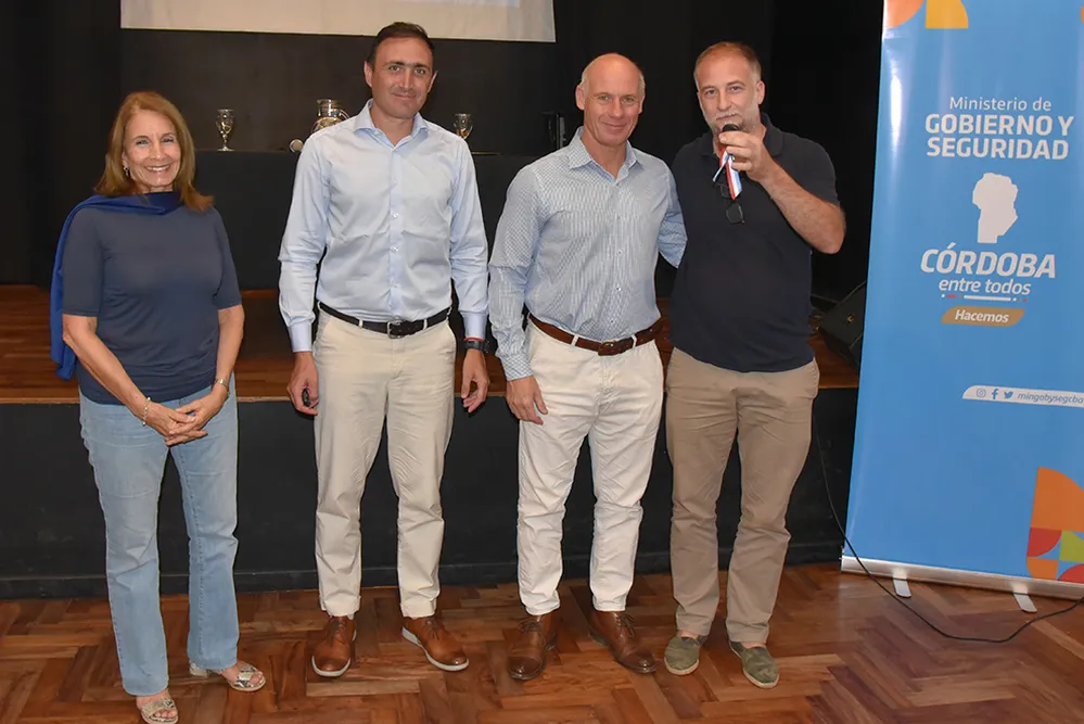 REGION OBJETIVO FOTO VILLA ALLENDE ALARMAS COMUNITARIAS ENTREGA