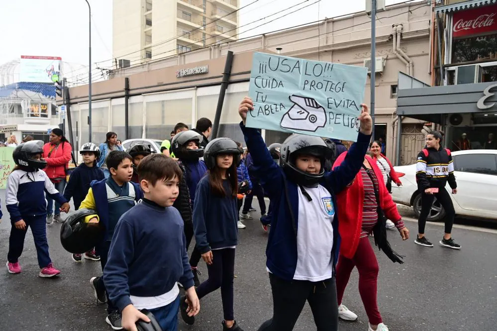 REGION OBJETIVO FOTO VILLA MARIA Marcha Cascos 02