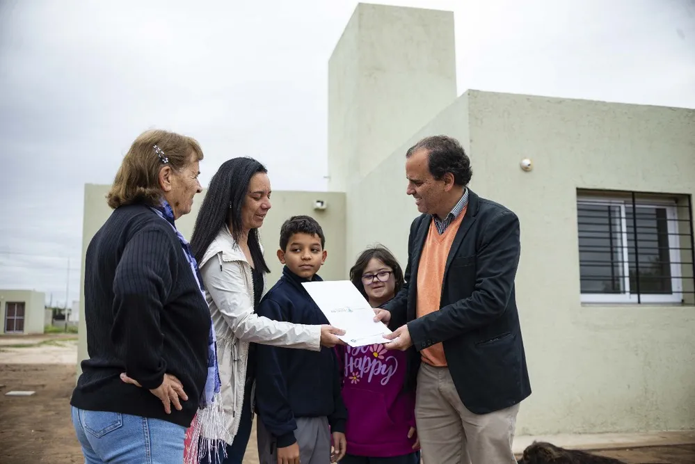 REGION OBJETIVO FOTO RIO CUARTO ENTREGA VIVIENDAS SEMILLA  (1)