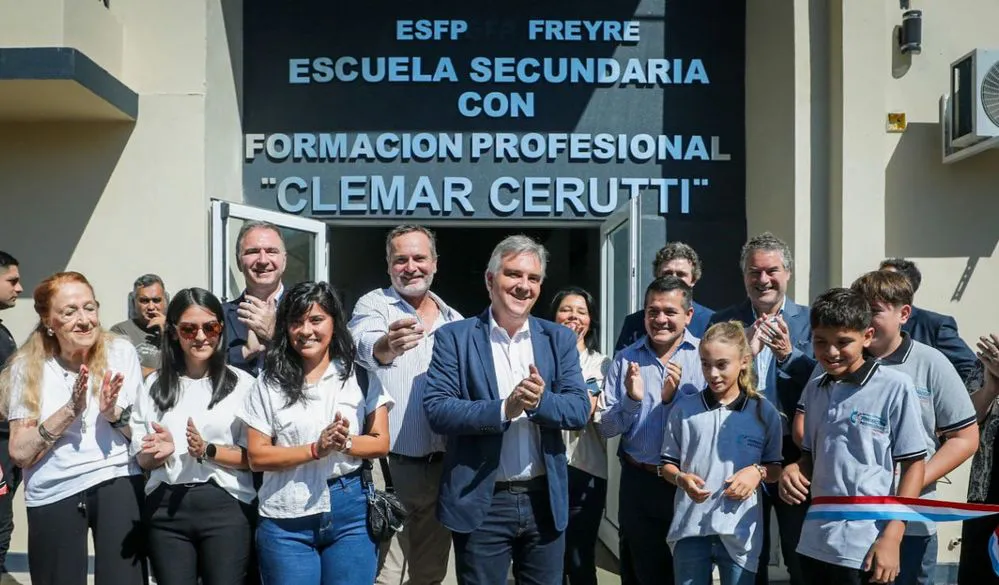 REGION OBJETIVO FOTO FREYRE INAUGURACION ESCUELA