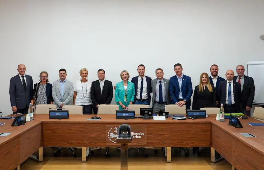 REGION OBJETIVO FOTO SAN FRANCISCO BERNARTE ITALIA REUNION 1