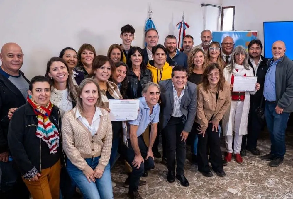 REGION OBJETIVO FOTO ESCUELAS TECNICAS IMPRESORAS 3D