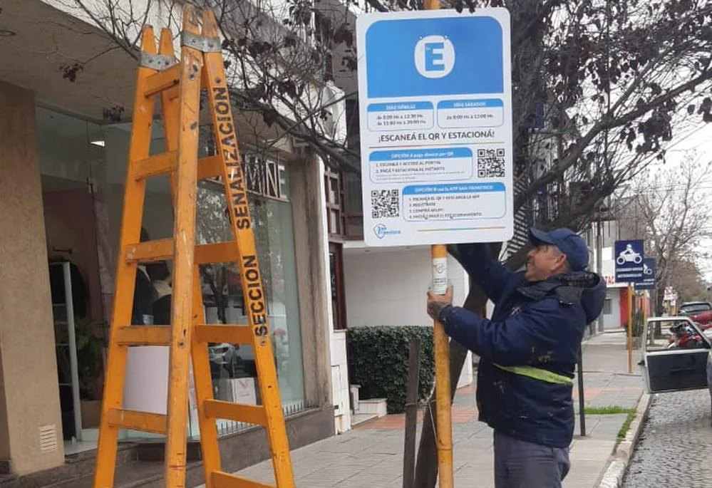 REGION OBJETIVO FOTO SAN FRANCISCO CARTELES ESTACIONAMIENTO QR 1
