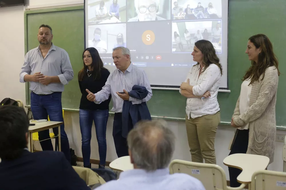 REGION OBJETIVO FOTO UNVM Aula_Híbrida_UNVM_2