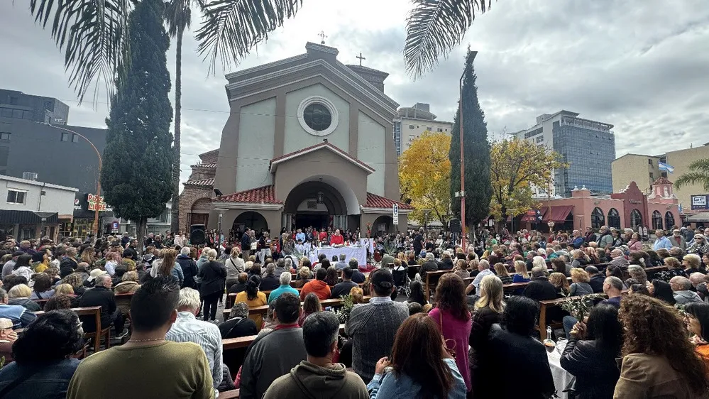 REGION OBJETIVO FOTO VILLA CARLOS PAZ DOMINGO DE RAMOS 2025 1