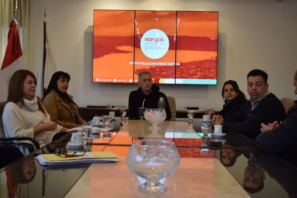 REGION OBJETIVO FOTO VILLA CARLOS PAZ REUNION ESTANCIA VIEJA AGUA