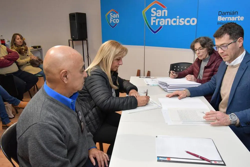 REGION OBJETIVO FOTO SAN FRANCISCO FIRMA ESCRITURAS