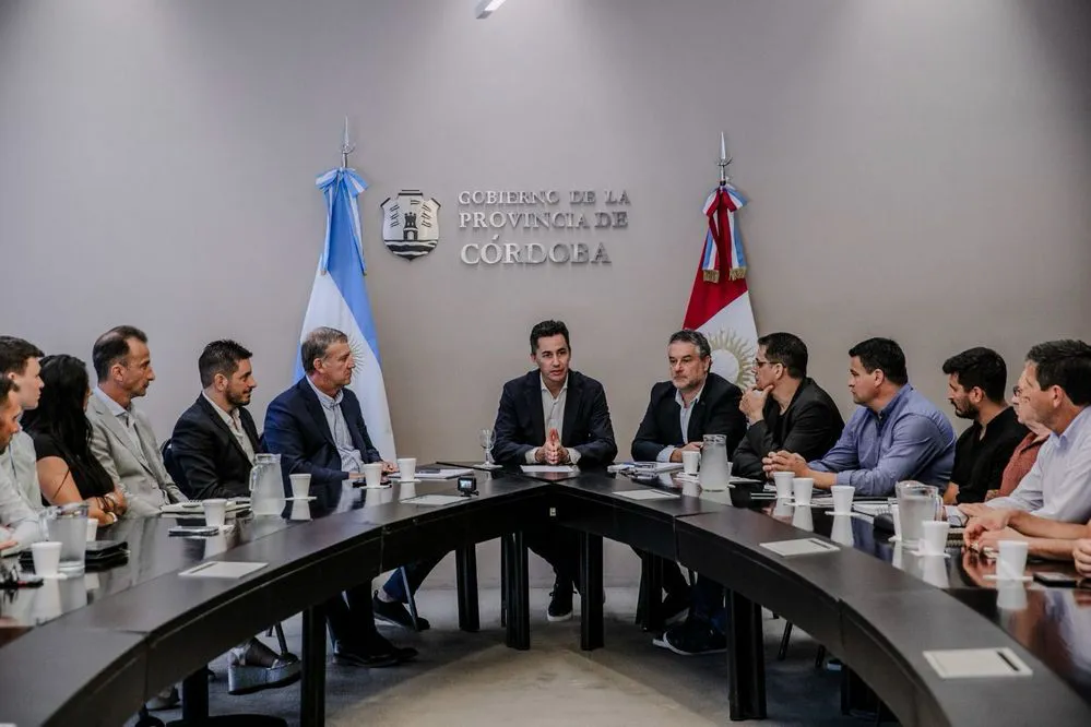 REGION OBJETIVO FOTO REUNION CALVO INTENDENTES