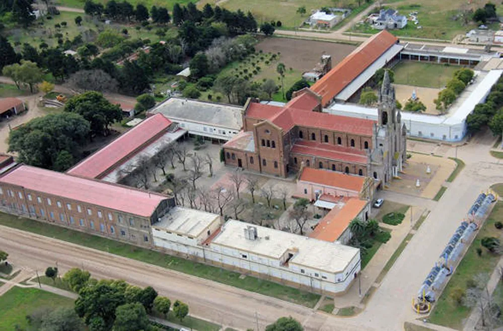REGION OBJETIVO FOTO VIGNAUD complejo educativo junto a la Basilica