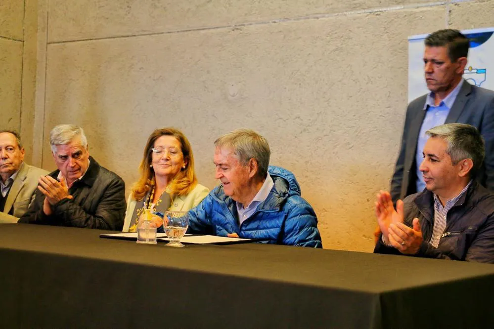 REGION OBJETIVO FOTO CORONEL MOLDES SCHIARETTI PLANTA AGUA