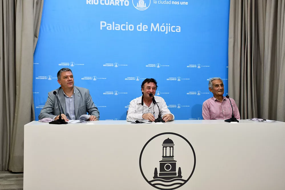 REGION OBJETIVO FOTO RIO CUARTO FERIA LIBRO PRESENTACION