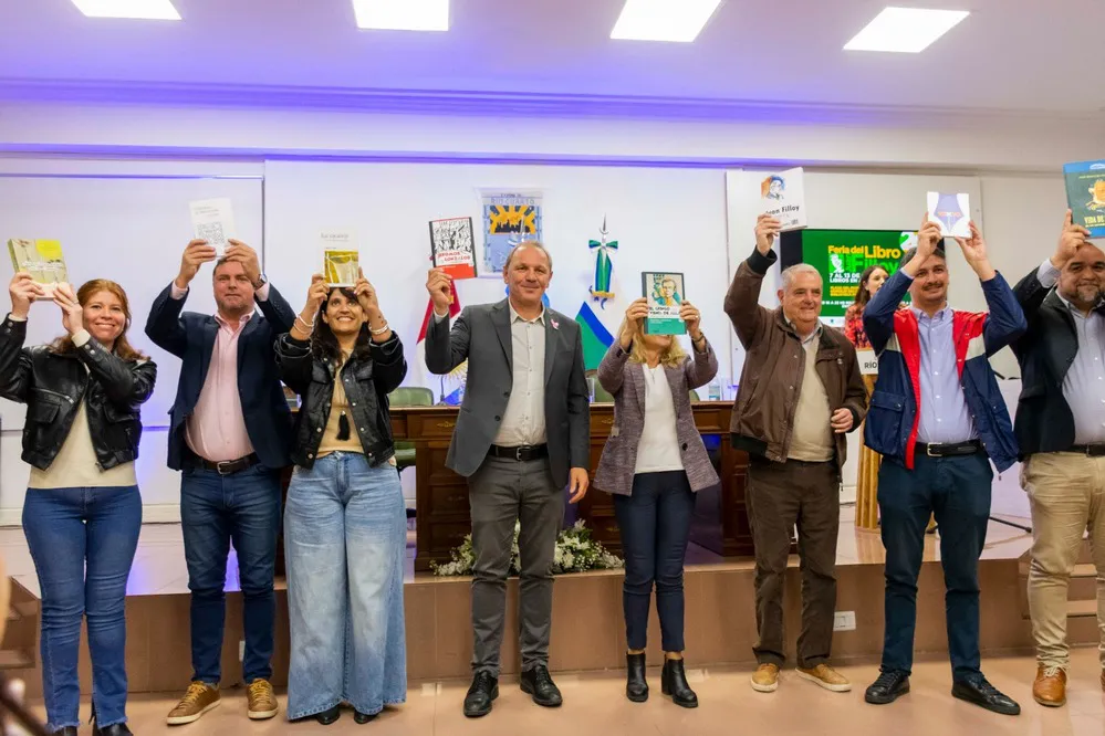 REGION OBJETIVO FOTO RIO CUARTO FERIA DEL LIBRO INAUGURACION 5
