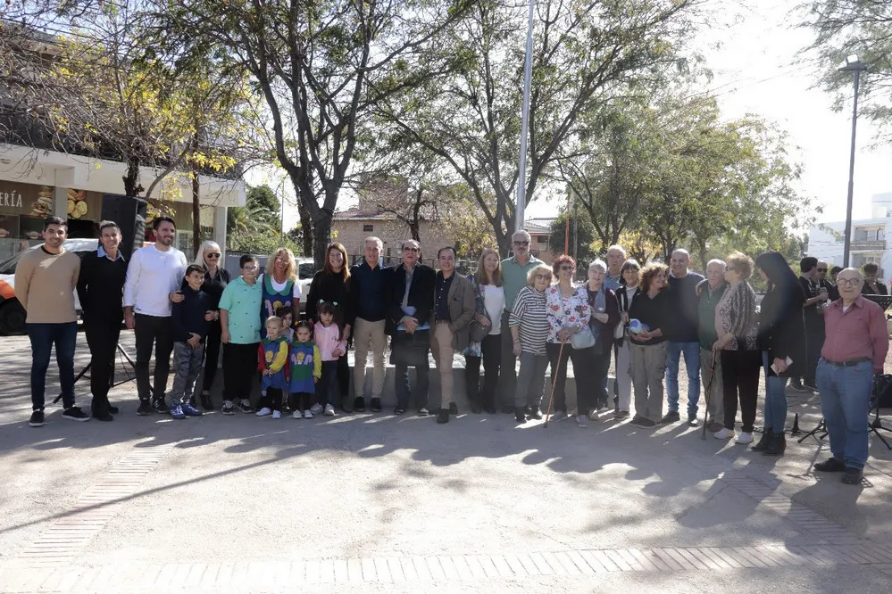 REGION OBJETIVO FOTO VILLA CARLOS PAZ PLAZA ECUADOR INAUGURACION 1