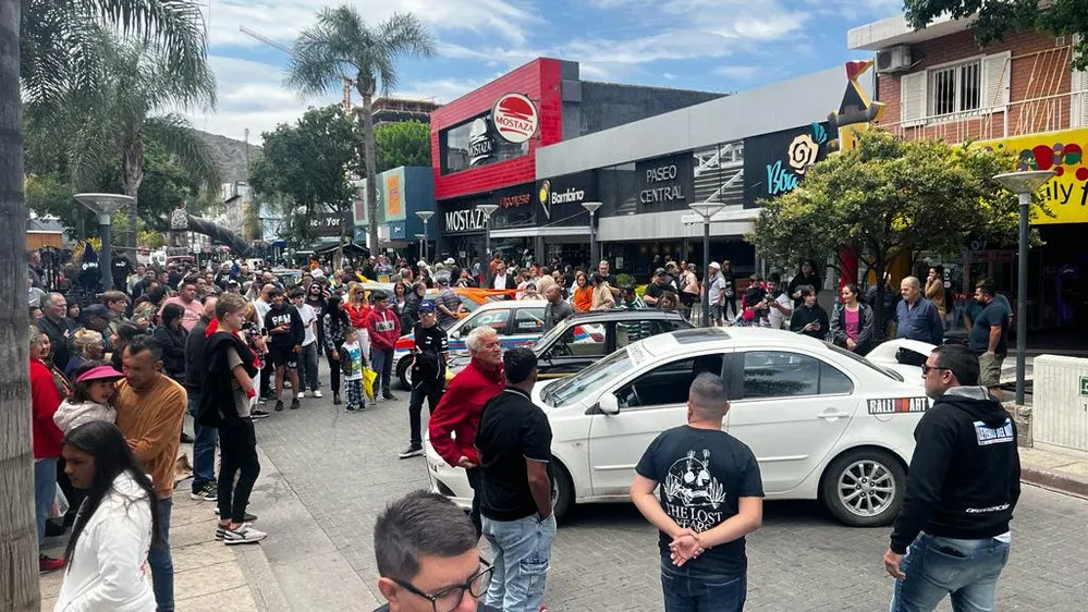 REGION OBJETIVO FOTO VILLA CARLOS PAZ FIN DE SEMANA 111123 5