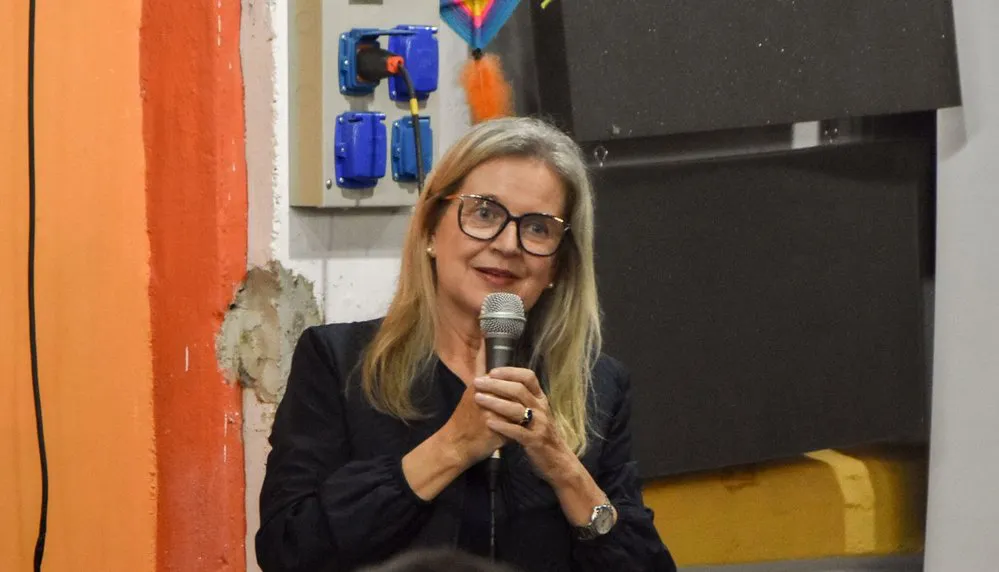 REGION OBJETIVO FOTO ADRIANA NAZARIO X 3