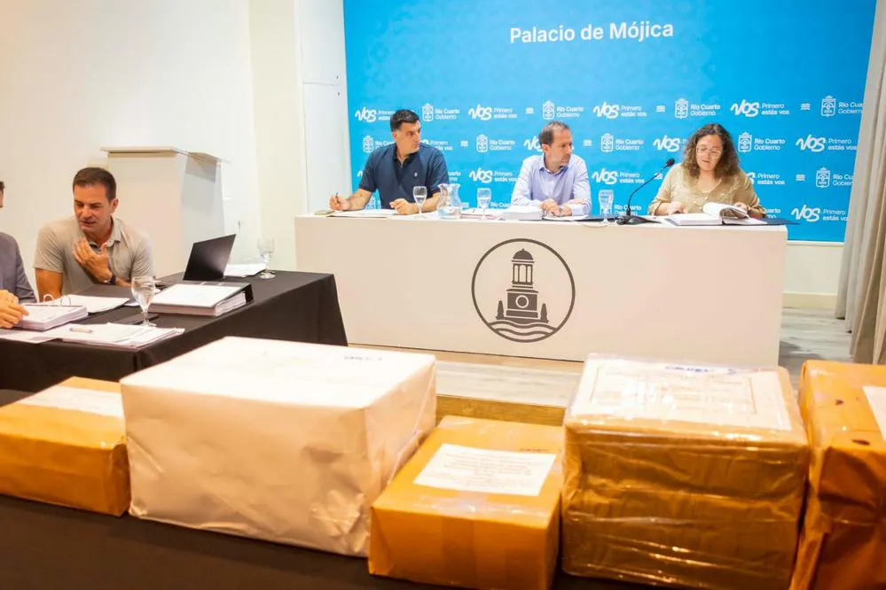 REGION OBJETIVO FOTO RIO CUARTO LICITACION SEMAFOROS ALUMBRADO