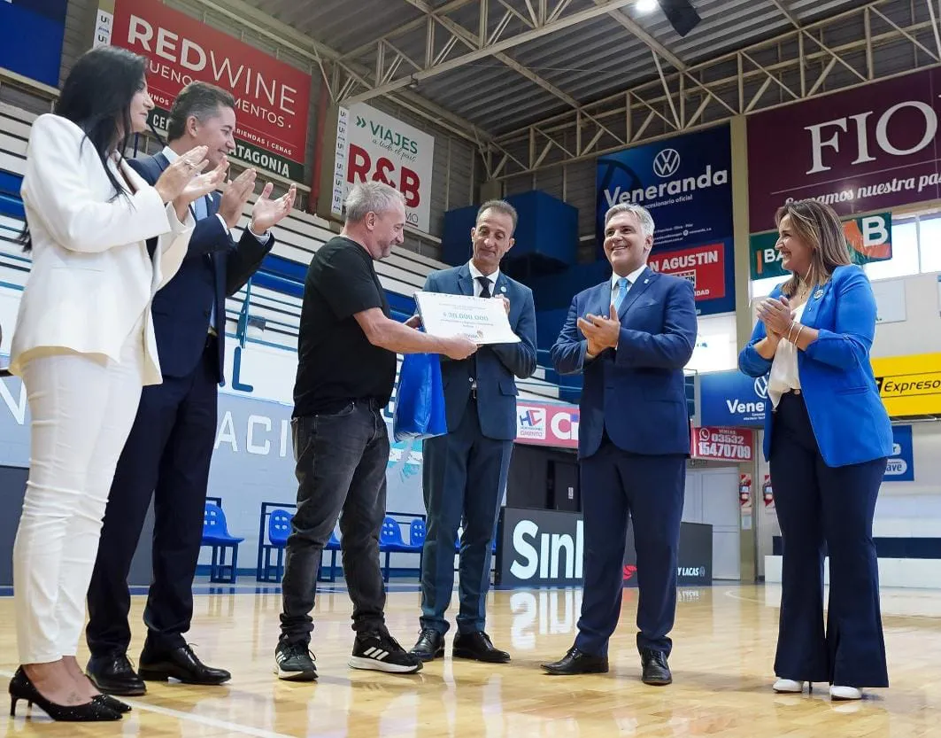 REGION OBJETIVO FOTO OLIVA DESFILE MALVINAS 2024 5