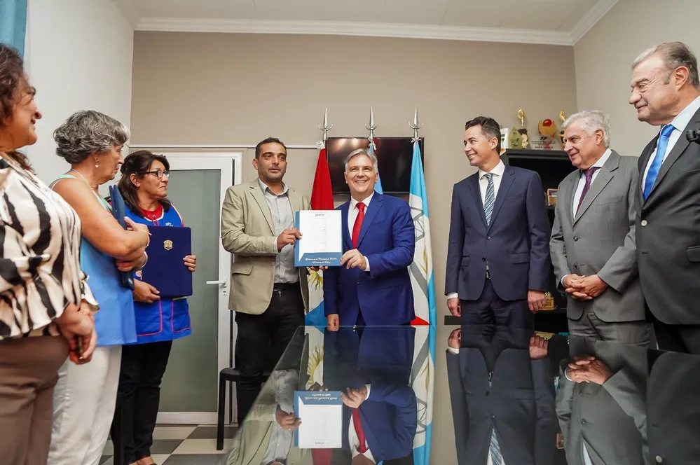 REGION OBJETIVO FOTO RIO SEGUNDO LLARYORA CHESTA ANUNCIOS