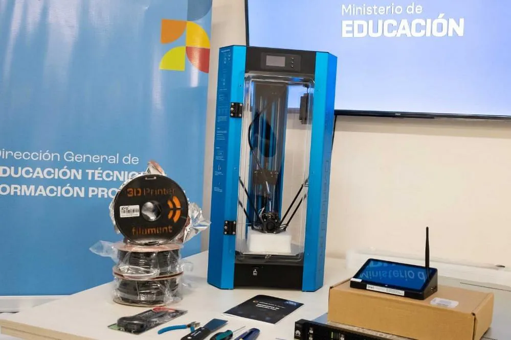 REGION OBJETIVO FOTO ESCUELAS TECNICAS IMPRESORAS 3D 2