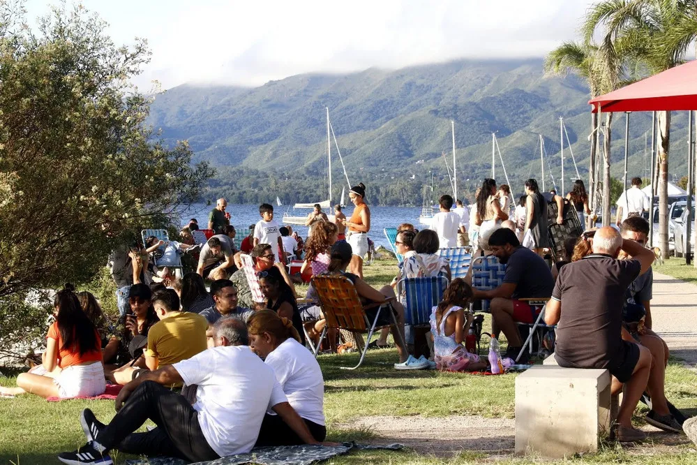 REGION OBJETIVO FOTO VILLA CARLOS PAZ CARNAVAL 2025 3