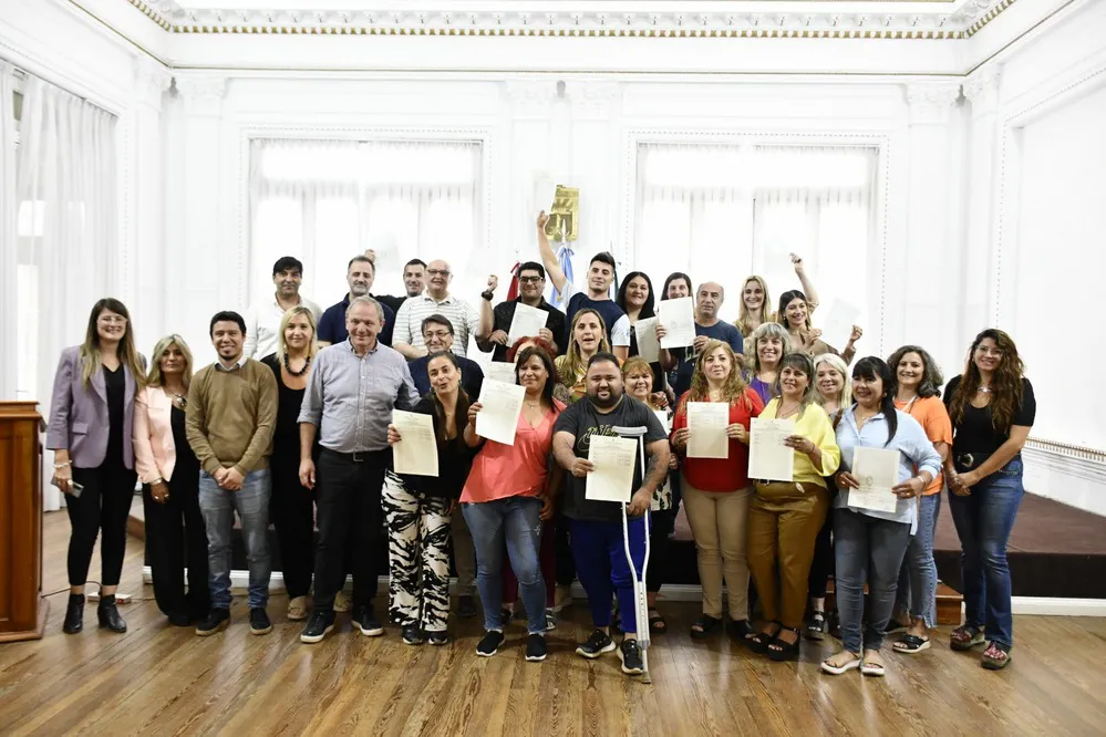 REGION OBJETIVO FOTO RIO CUARTO TERMINALIDAD EDUCATIVA DIPLOMAS