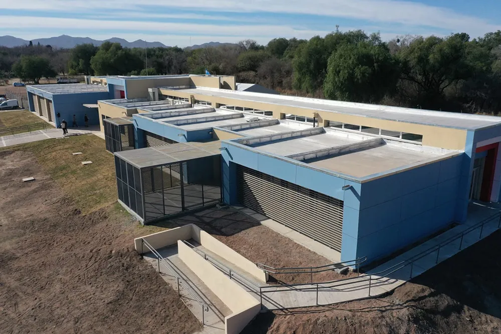 REGION OBJETIVO FOTO DEAN FUNES SCHIARETTI Escuela-ProA-Dean-Funes-VQ-1