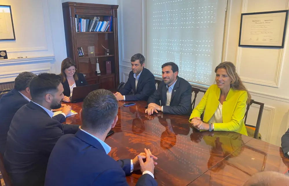 REGION OBJETIVO FOTO COLON REUNION BULLRICH