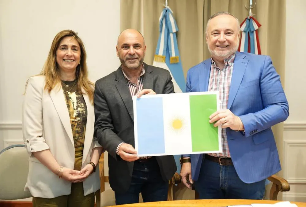 REGION OBJETIVO FOTO VILLA MARIA BANDERA ANUNCIO 1