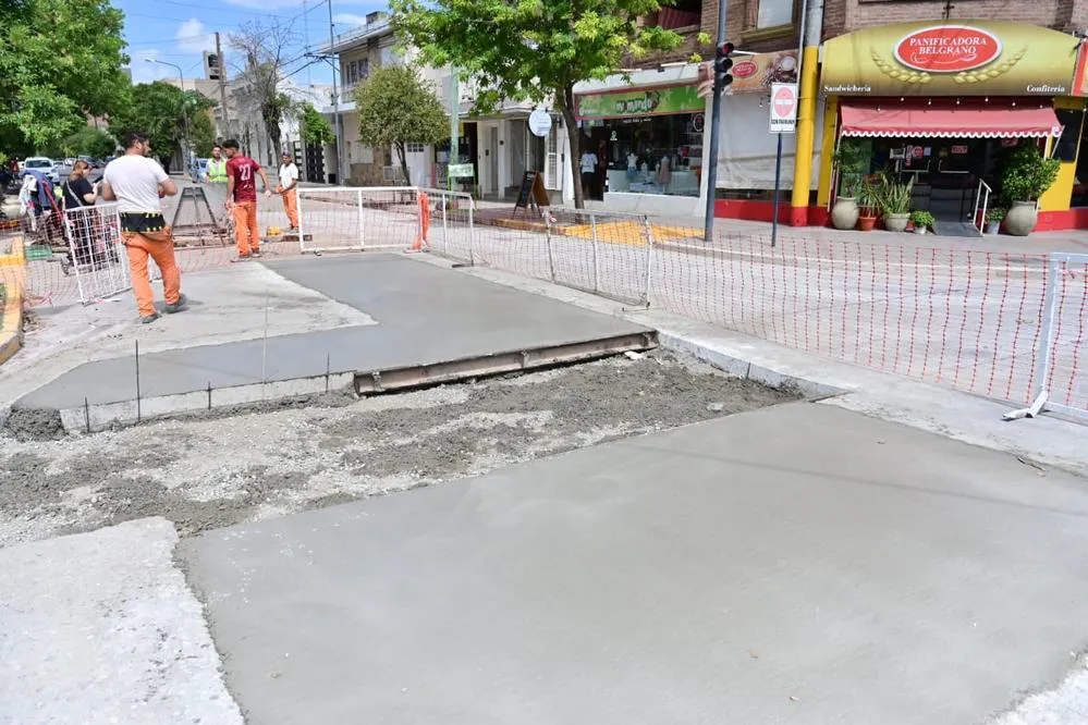 REGION OBJETIVO FOTO VILLA MARIA Bacheo Av Sabattini y San Juan