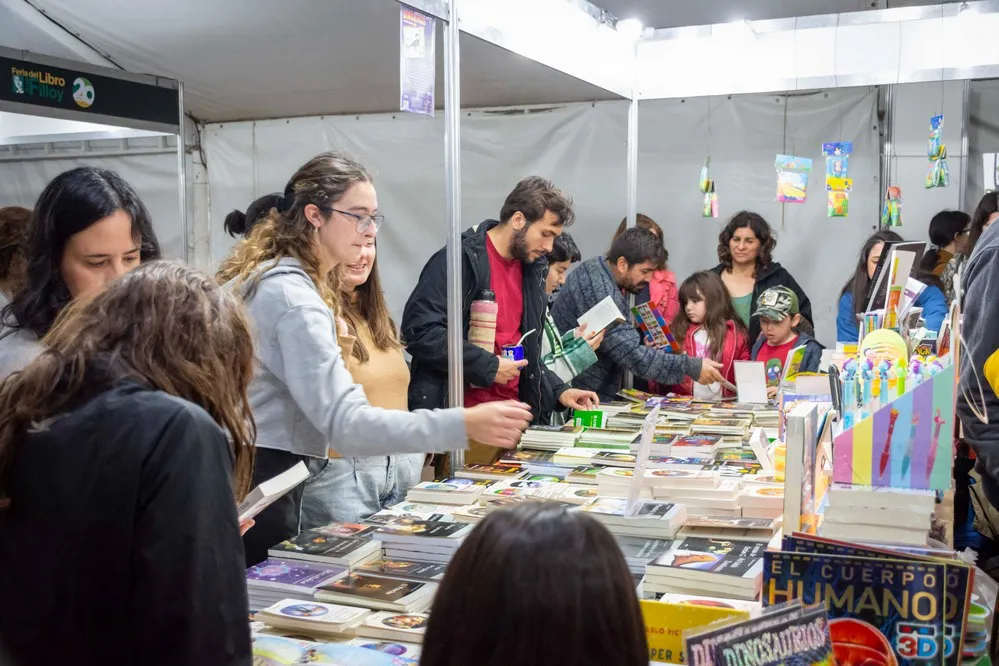 REGION OBJETIVO FOTO RIO CUARTO FERIA DEL LIBRO BALANCE 3